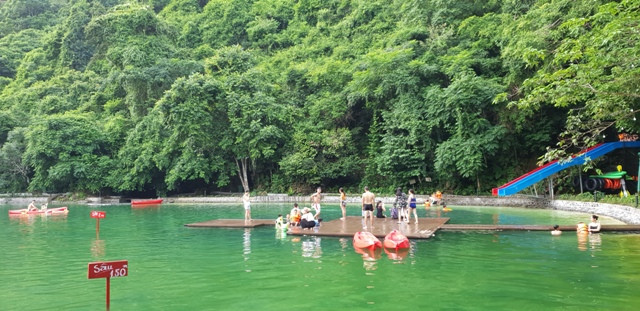 Giáo viên được hưởng nguyên lương trong kỳ nghỉ hè (ảnh M.họa) Giáo viên được hưởng nguyên lương trong kỳ nghỉ hè (ảnh M.họa)