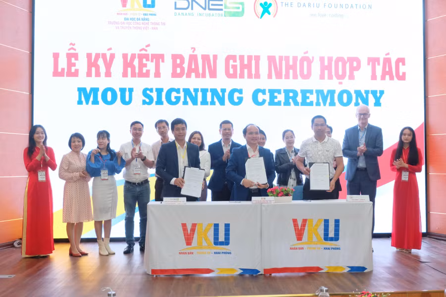 Lễ ký kết MOU giữa VKU với Quỹ DARIU, Vườn ươm doanh nghiệp Đà Nẵng.