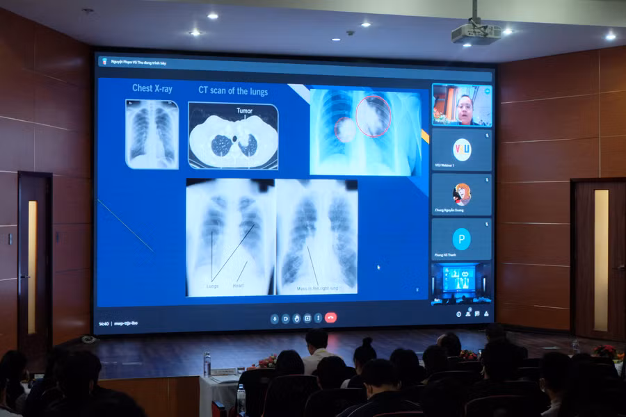 Đề tài Giải pháp trí tuệ nhân tạo có khả năng khoanh vùng bất thường và chẩn đoán bệnh lý phổi từ ảnh X-Quang đã đoạt Giải Nhất tại cuộc thi. Đề tài Giải pháp trí tuệ nhân tạo có khả năng khoanh vùng bất thường và chẩn đoán bệnh lý phổi từ ảnh X-Quang đã đoạt Giải Nhất tại cuộc thi.