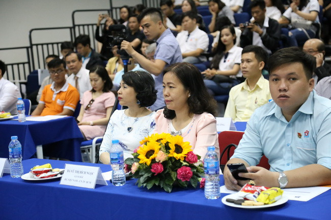 Sự kiện có sự tham dự của Lãnh đạo Trường ĐH Hoa Sen, đại diện Sở GD&ĐT TPHCM, Thành đoàn TPHCM và nhiều giáo viên, giảng viên các trường ĐH,CĐ, đông đảo HS-SV cùng dự.