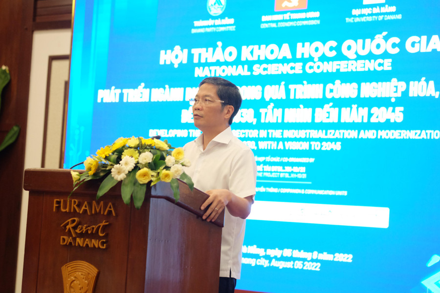 Đồng chí Trần Tuấn Anh - Ủy viên Bộ Chính trị, Trưởng ban Kinh tế Trung ương kết luận tại Hội thảo. Đồng chí Trần Tuấn Anh - Ủy viên Bộ Chính trị, Trưởng ban Kinh tế Trung ương kết luận tại Hội thảo.