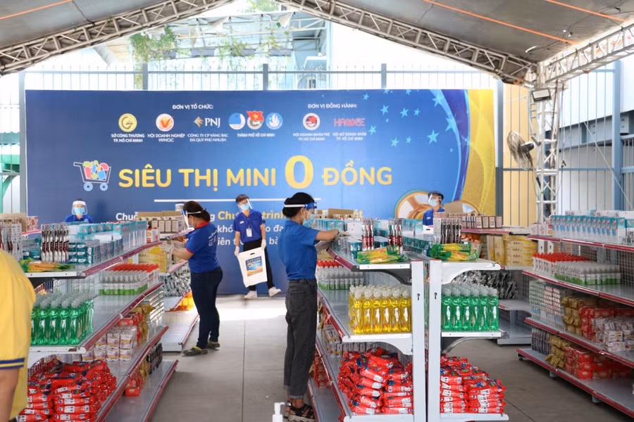 Chương trình “Siêu thị mini 0 đồng” áp dụng cho hơn 5.500 sinh viên đang ở Ký túc xá (Ảnh:BTC)