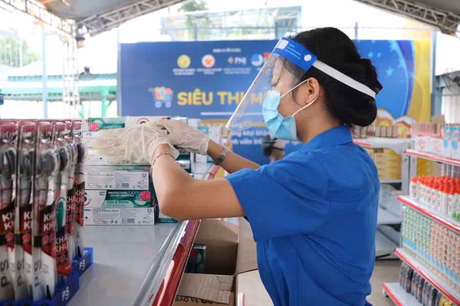 Sinh viên ở ký túc xá được nhận mã code để mua hàng trị giá 300 ngàn đồng