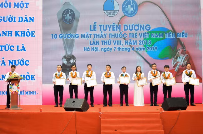 . 10 gương mặt thầy thuốc trẻ Việt Nam tiêu biểu được vinh danh lần này.