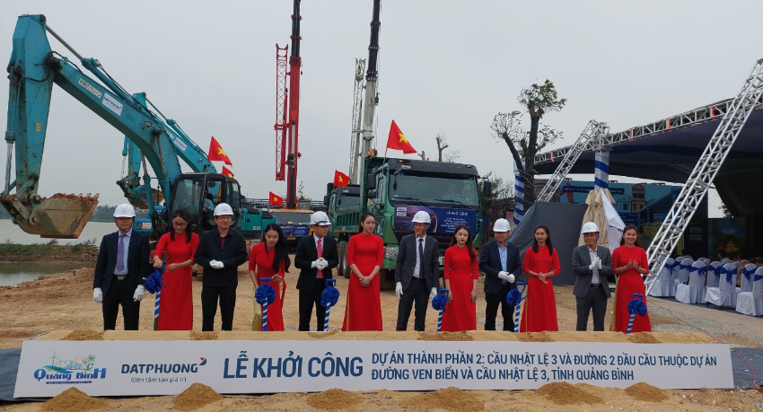 Cầu Nhật Lệ 3 và đường hai đầu cầu nằm trên tuyến đường chính kết nối trục Đông Tây với trung tâm thành phố Đồng Hới thuộc đồ án quy hoạch chung xây dựng thành phố Đồng Hới.