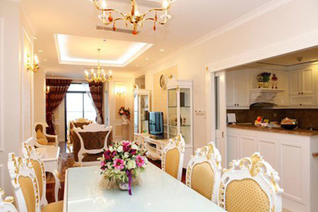 Mọi không gian trong nhà đều được bài trí rất hài hòa, nội thất được chọn lựa tinh tế. Mọi không gian trong nhà đều được bài trí rất hài hòa, nội thất được chọn lựa tinh tế.