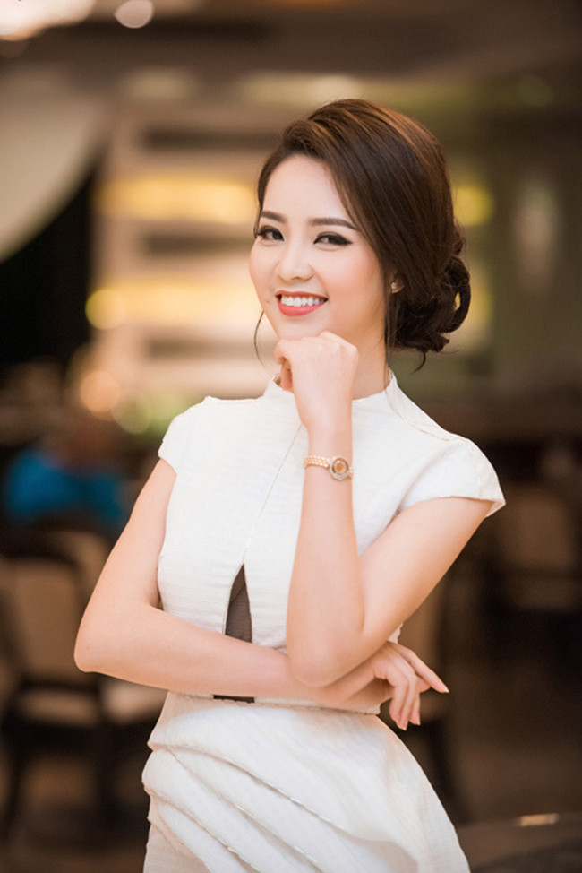 Á hậu Thụy Vân cũng xuất thân từ trường Đại học ngoại thương. Cô được coi là nữ MC nổi tiếng xinh đẹp, thành đạt ở nhà đài. Á hậu Thụy Vân cũng xuất thân từ trường Đại học ngoại thương. Cô được coi là nữ MC nổi tiếng xinh đẹp, thành đạt ở nhà đài.