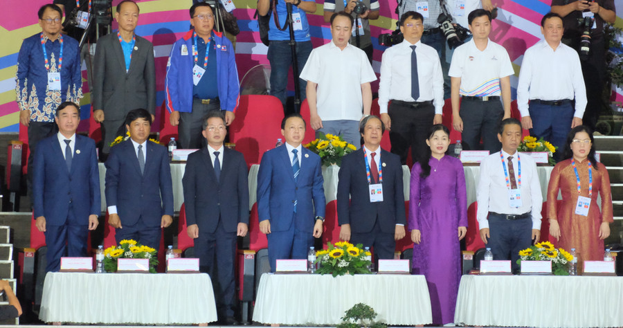 Các đại biểu tham dự Lễ khai mạc Đại hội Thể thao học sinh Đông Nam Á.