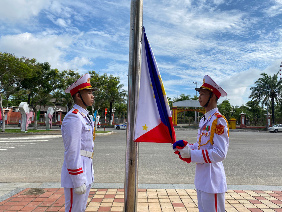 Chuẩn bị nghi thức Thượng cờ. Chuẩn bị nghi thức Thượng cờ.