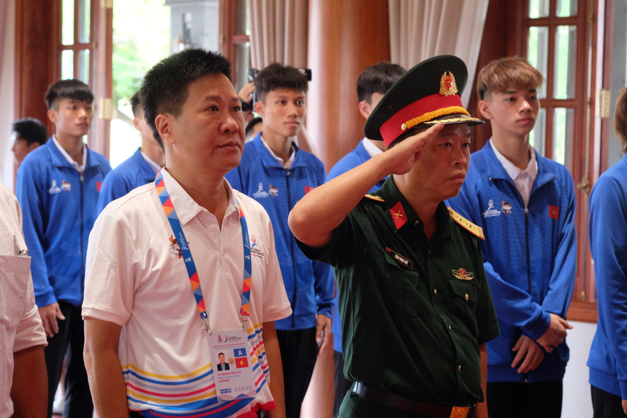 Chiều 1/6, Lễ rước đuốc Đại hội Thể thao học sinh Đông Nam Á lần thứ 13 chính thức diễn ra. Đây là hoạt động có ý nghĩa quan trọng trong các kỳ Đại hội thể thao từ trước đến nay.