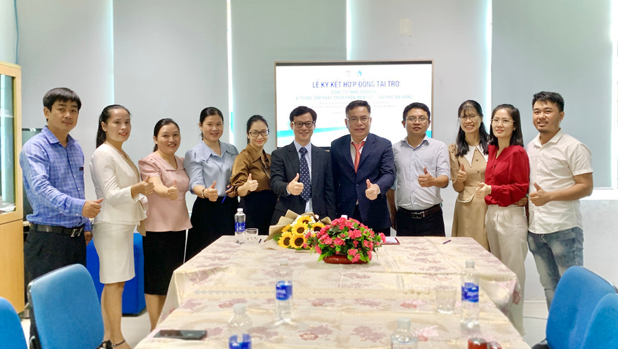 Hợp tác để mở ra cánh cửa cho sinh viên tiếp cận với chuyên gia quốc tế. Ảnh: Cường Huy