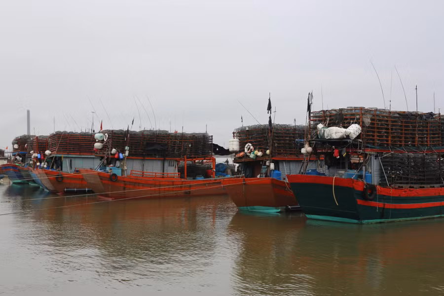 Hầu hết tàu, thuyền đã vào khu vực neo đậu, tránh trú an toàn.