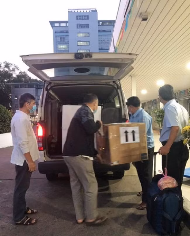 Đội phản ứng nhanh Bệnh viện Chợ Rẫy lên đường chi viện Hải Dương ảnh 1