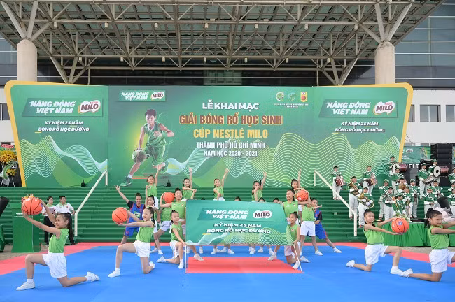 Quang cảnh lễ khai mạc và Kỷ niệm 25 năm bóng rổ học đường 