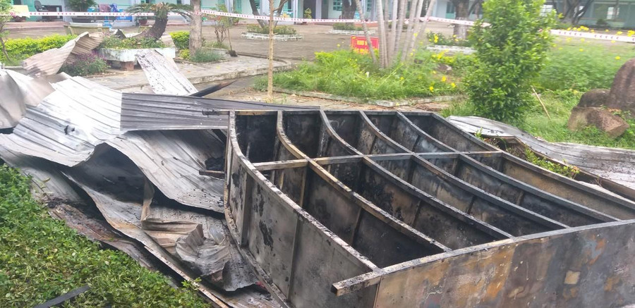 Nhiều vật dụng bị thiêu rụi sau vụ cháy.