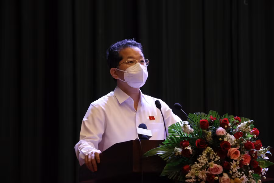 Ông Nguyễn Văn Quảng - Bí thư Thành ủy, Trưởng Đoàn Đại biểu Quốc hội TP Đà Nẵng trả lời ý kiến cử tri.