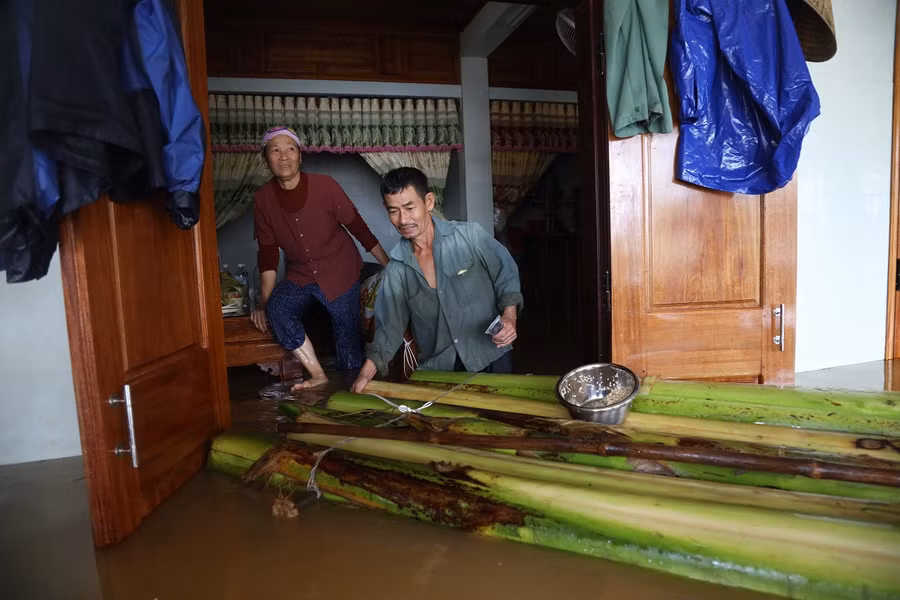 Nhiều nhà dân bị ngập sâu trong đợt lũ lịch sử tháng 10/2020 (Ảnh: T. Thành).