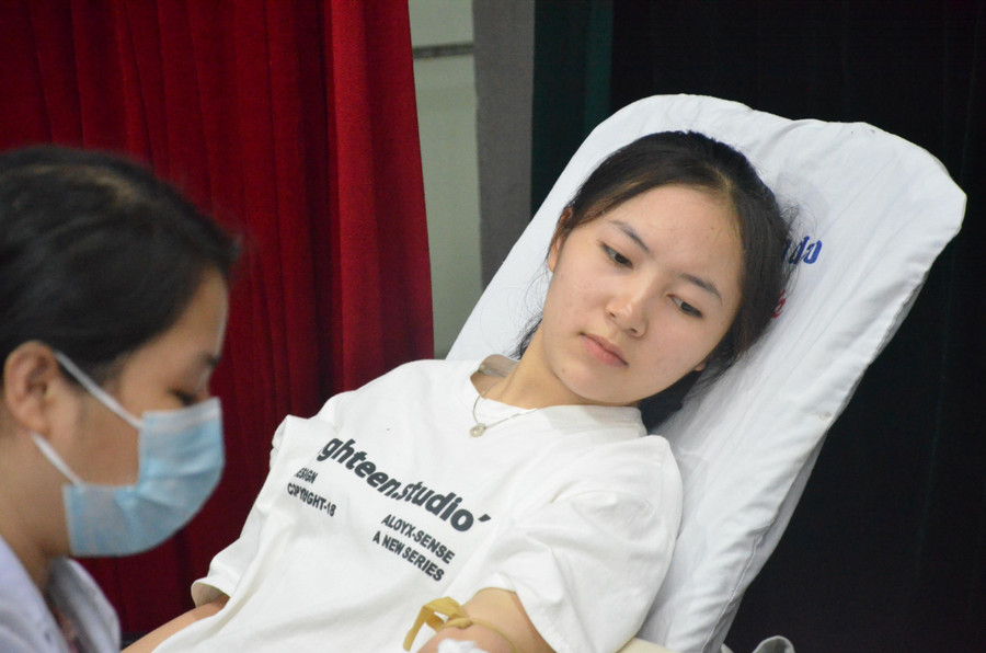 Ngày hội thu về 343 đơn vị máu phục vụ công tác cấp cứu và điều trị. Ngày hội thu về 343 đơn vị máu phục vụ công tác cấp cứu và điều trị.
