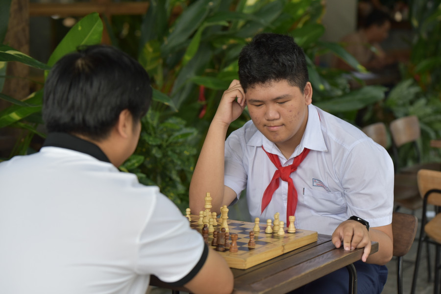 Giây phút thư giãn của Nguyễn Đỗ Quang Minh là đánh cờ vua. Giây phút thư giãn của Nguyễn Đỗ Quang Minh là đánh cờ vua.