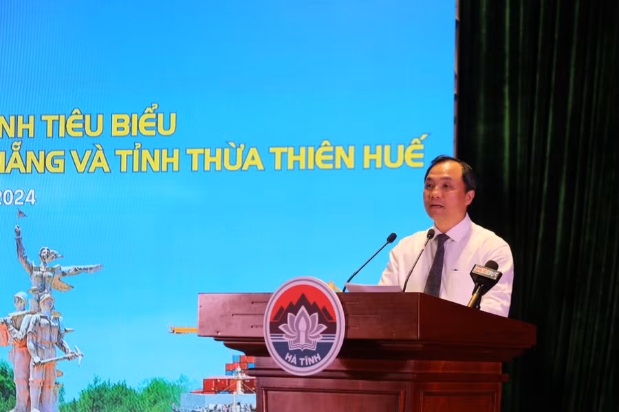 Ông Hoàng Trung Dũng - Bí thư Tỉnh ủy Hà Tĩnh phát biểu tại buổi gặp mặt.