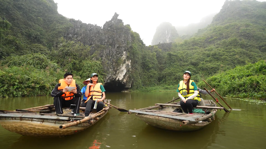 Các nghệ sĩ cùng nhau khám phá Khu bảo tồn thiên nhiên đất ngập nước Vân Long. (Ảnh: BTC).