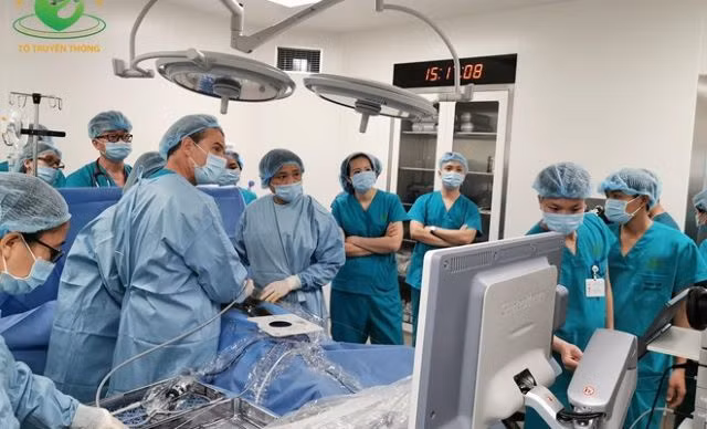 Can thiệp thành công thai nhi trong buồng ối (BVCC).