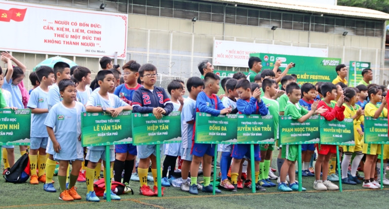 Tại Festival Bóng đá Học đường năm học 2023 - 2024, có 120 trường tiểu học vào vòng chung kết. (Ảnh: HFF)