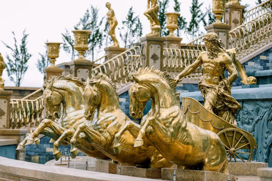 Điểm tham quan du lịch ở Sun World Bà Nà Hills.