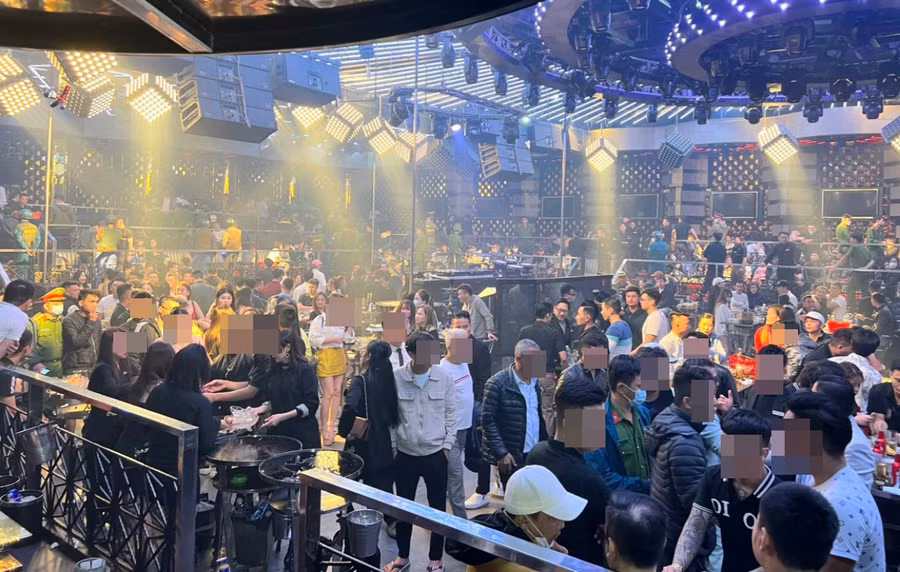 Bên trong vũ trường New Phương Đông. Ảnh: Công an Đà Nẵng.