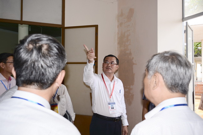 Thứ trưởng Nguyễn Văn Phúc cùng đoàn công tác đến kiểm tra nơi sao in đề thi và kiểm tra việc lắp đặt camera giám sát tại Tây Ninh.