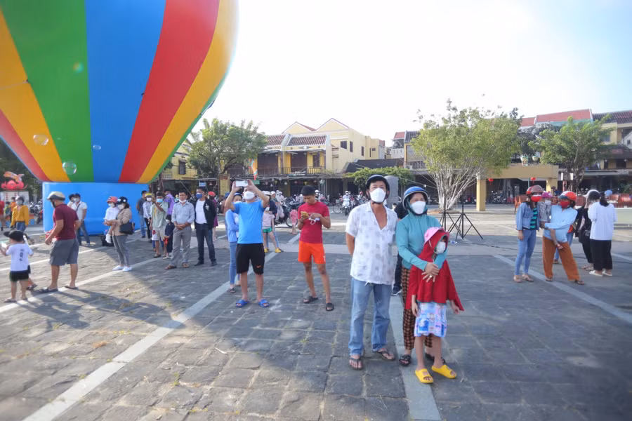 Hoạt động đang nhận được sự quan tâm của đông đảo người dân và du khách.