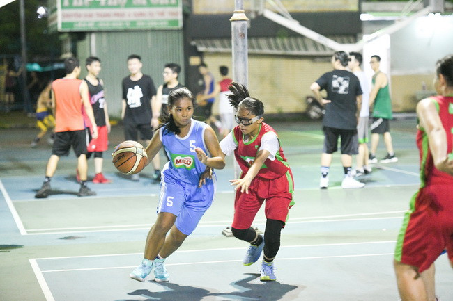 Các VĐV nữ tranh tài tại vòng chung kết Các VĐV nữ tranh tài tại vòng chung kết