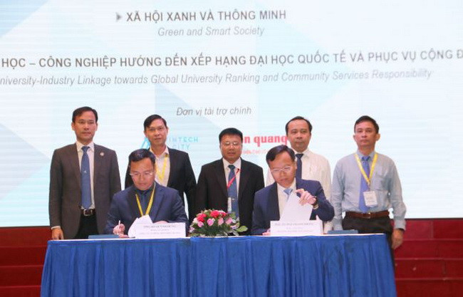 Trường ĐH Bách khoa ký kết hợp tác với Công ty Bóng đèn Điện Quang tại hội nghị Trường ĐH Bách khoa ký kết hợp tác với Công ty Bóng đèn Điện Quang tại hội nghị
