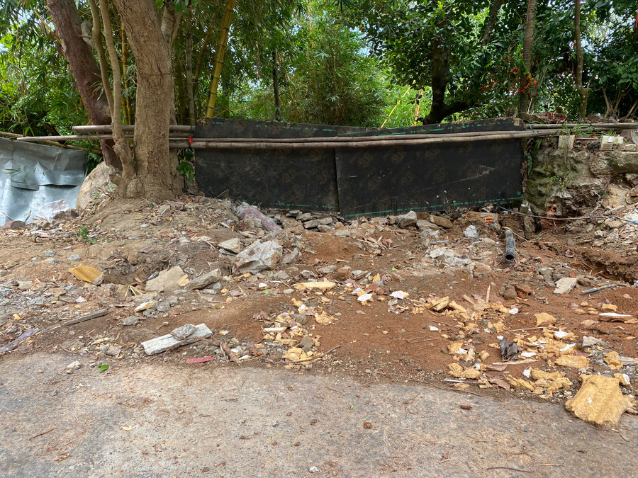 Khu vực rào chắn, cấm du khách xuống bãi biển. (Ảnh: Hoàng Vinh) Khu vực rào chắn, cấm du khách xuống bãi biển. (Ảnh: Hoàng Vinh)