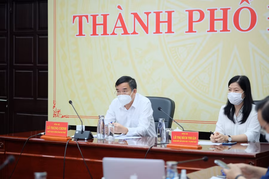 Ông Lê Trung Chinh - Chủ tịch UBND TP Đà Nẵng chủ trì tại điểm cầu Đà Nẵng.