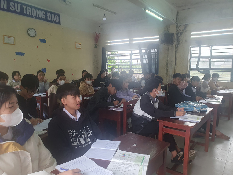 Học sinh lớp 12, Trường THPT Phan Thành Tài trong giờ học. Ảnh: Mạnh Hùng.