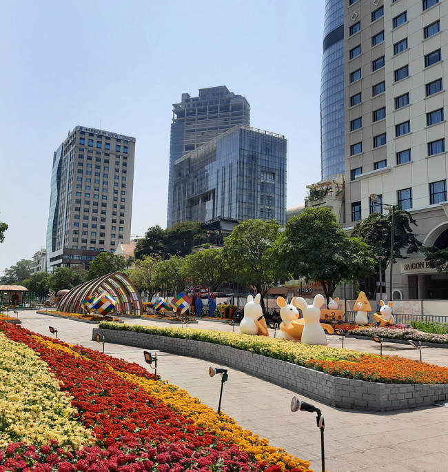 Linh vật Tết Canh Tý với nhiều hình dáng, trạng thái biểu cảm khác nhau tạo ra hình ảnh sinh động cho đường hoa. Linh vật Tết Canh Tý với nhiều hình dáng, trạng thái biểu cảm khác nhau tạo ra hình ảnh sinh động cho đường hoa.