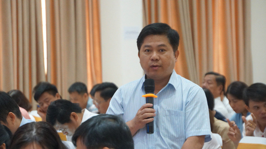 Đại diện Sở GD&TĐ TPHCM tham luận tại hội nghị. (Ảnh: Cẩm Anh) Đại diện Sở GD&TĐ TPHCM tham luận tại hội nghị. (Ảnh: Cẩm Anh)