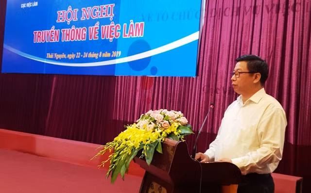 Ông Lê Quang Trung - Phó Cục trưởng Cục Việc làm phát biểu tại hội nghị