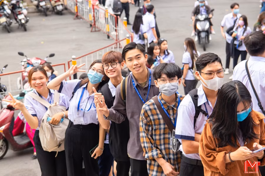 Niềm vui của các sinh viên Trường ĐH Tài chính - Marketing nhân dịp khai giảng năm học mới 2020-2021. (Ảnh: NTCC).