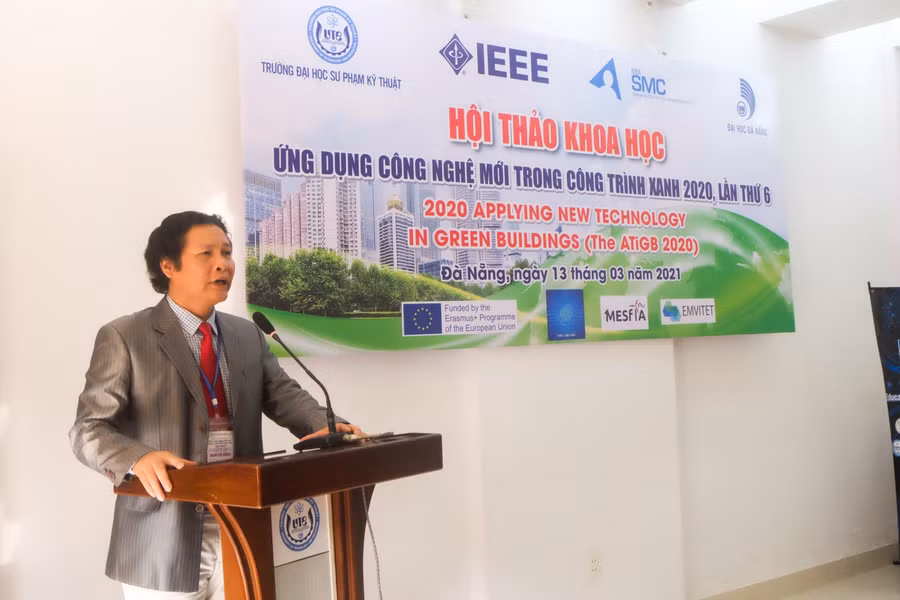 PGS.TS Phan Cao Thọ - Hiệu trưởng Trường Đại học Sư phạm Kỹ thuật (Đại học Đà Nẵng) phát biểu khai mạc.