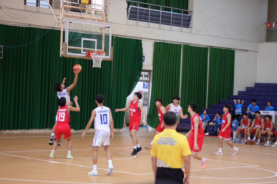 Đội tuyển bóng rổ nam của Thái Lan đã thể hiện sức mạnh với chiến thắng đậm trước đội tuyển Lào. Đội tuyển bóng rổ nam của Thái Lan đã thể hiện sức mạnh với chiến thắng đậm trước đội tuyển Lào.