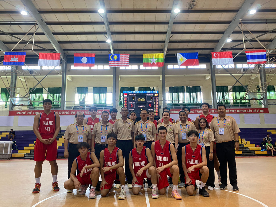 Ban huấn luyện và cầu thủ bóng rổ của đội Thái Lan. Ban huấn luyện và cầu thủ bóng rổ của đội Thái Lan.