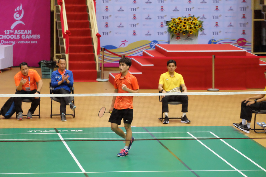 Tay vợt Việt Nam trong buổi sáng 2/6. Tay vợt Việt Nam trong buổi sáng 2/6.