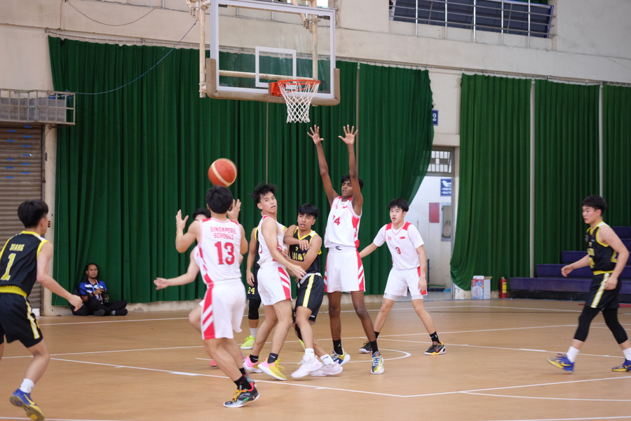 Đội Singapore thể hiện đẳng cấp vượt trội trước Brunei. Đội Singapore thể hiện đẳng cấp vượt trội trước Brunei.