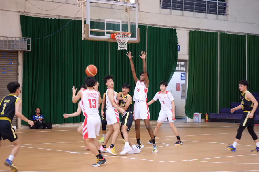 Đội Singapore thể hiện đẳng cấp vượt trội trước Brunei.