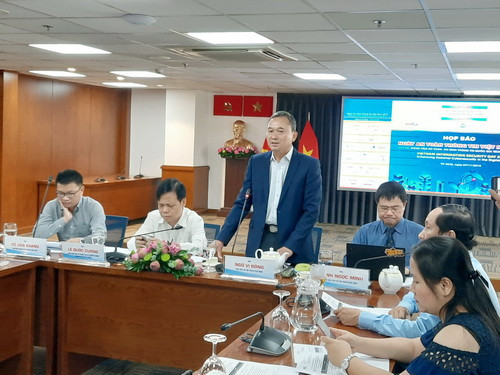 Ông Ngô Vi Đồng - Chủ tịch Chi hội VNISA phía Nam giới thiệu về sự kiện.