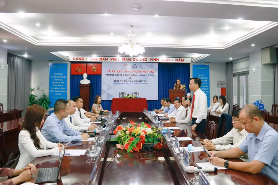 Quang cảnh buổi lễ ký kết.