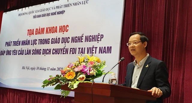 TS Trương Anh Dũng – Trưởng tiểu ban Giáo dục nghề nghiệp, Tổng cục trưởng Tổng cục Giáo dục nghề nghiệp phát biểu tại tọa đàm