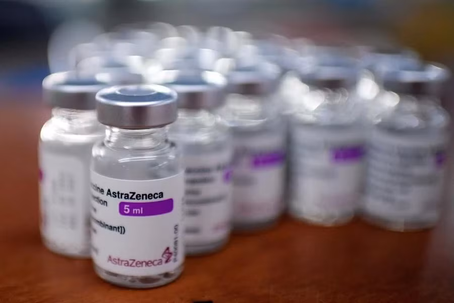 Tác dụng phụ gây máu đông của vắc-xin AstraZeneca xảy ra khi nào?